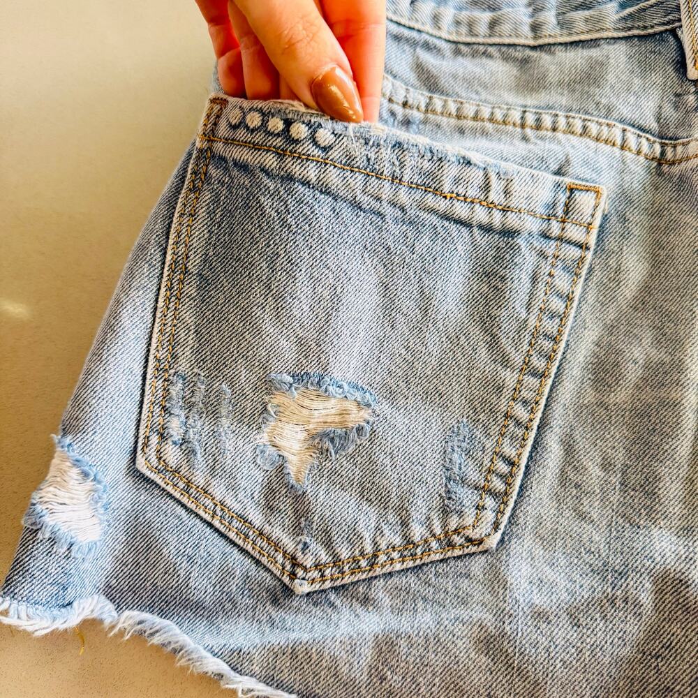 ANTHROPOLOGIE BLANKNYC Distressed Light Wash Blue Denim $88 Cutoffs Shorts 27 - Picture 8 of 13